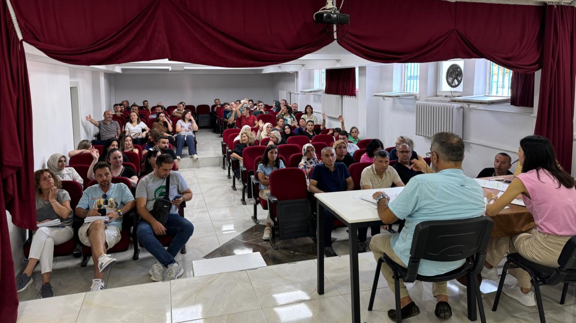 SENE BAŞI ÖĞREMENLER KURULU TOPLANTISI YAPILDI